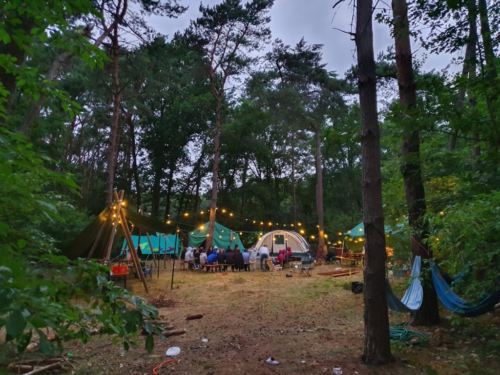 Kamperen in de natuur - met een groep